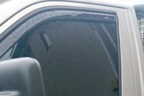 Volkswagen T5 2010–2015 Okenní deflektory vkládací (2 ks, HIC) fotografie 2