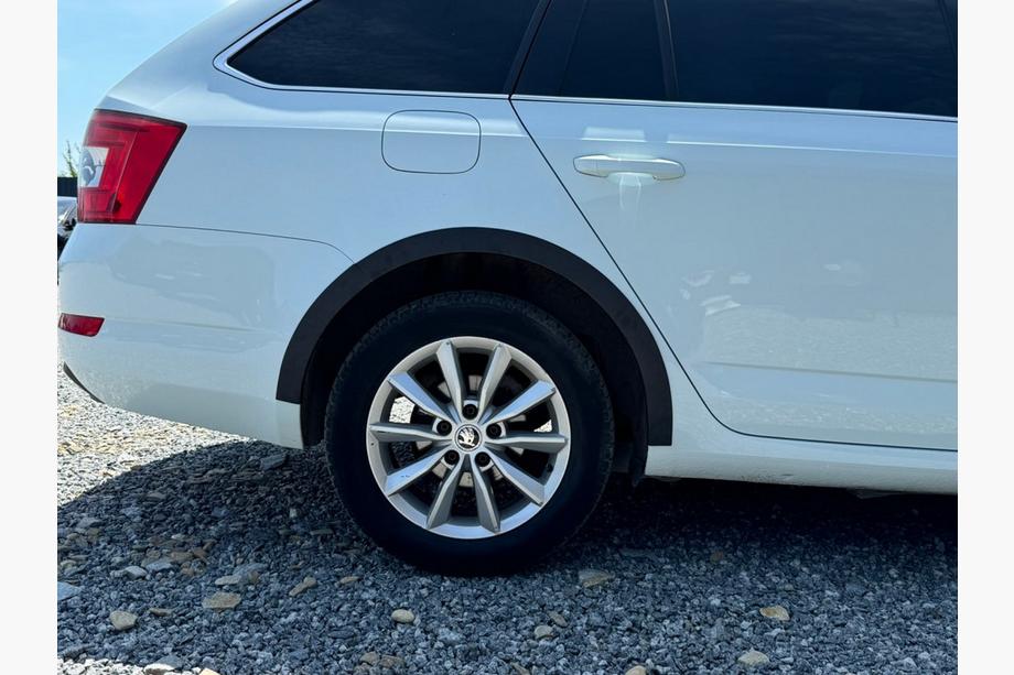 Skoda Octavia III A7 2013–2019 Rozšiřující lemy blatníků SW 2013-2016 (4 ks, černé, ABS) Image