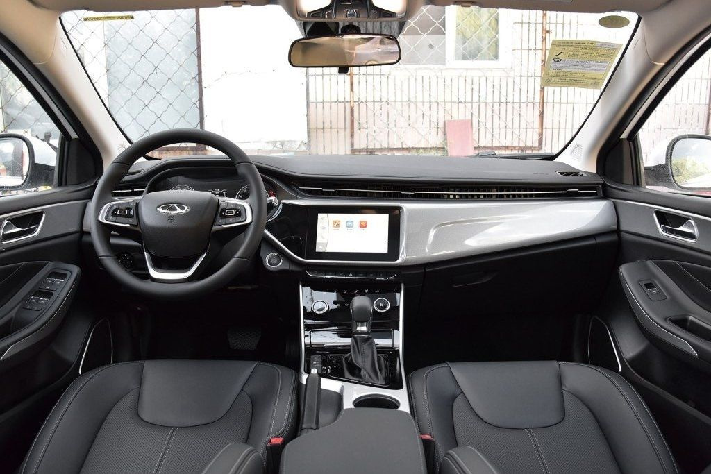 Modernizovaný sedanu střední třídy Chery Arrizo 5