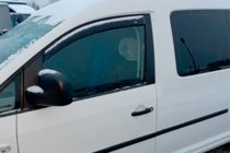 Volkswagen Caddy 2015–2020 Okenní deflektory vkládací (2 ks, HIC) fotografie 4