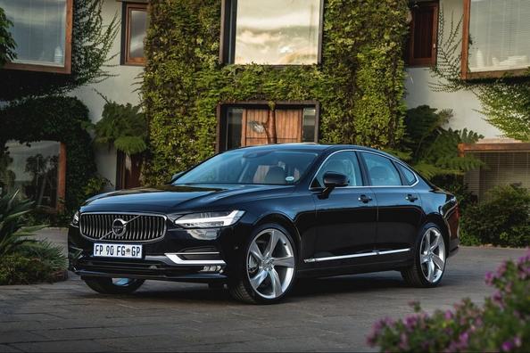 Recenze prémiového sedanu Volvo S90
