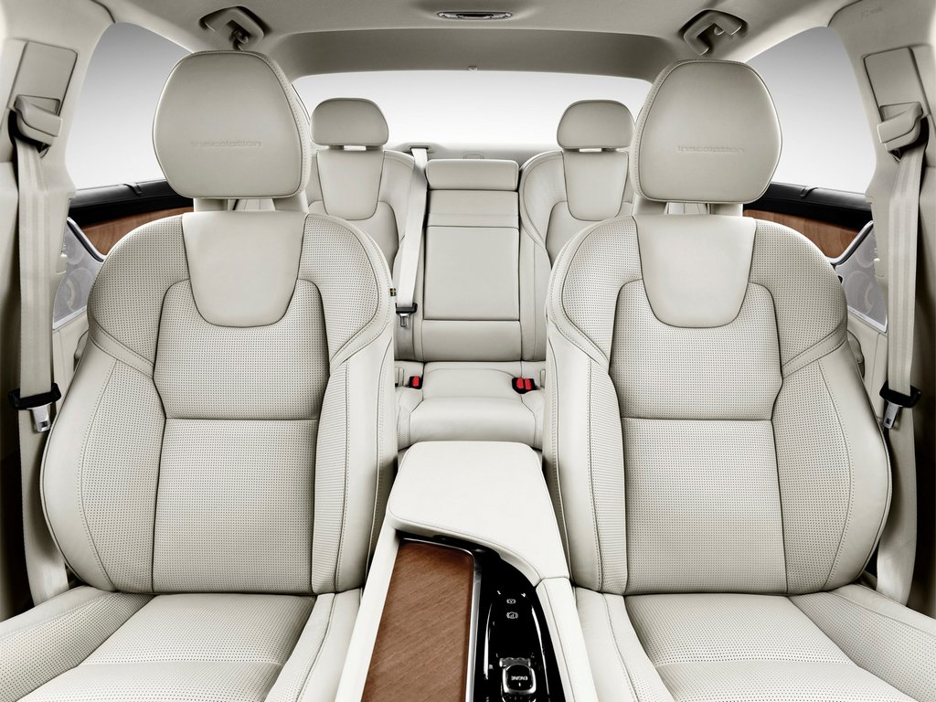 Recenze prémiového sedanu Volvo S90