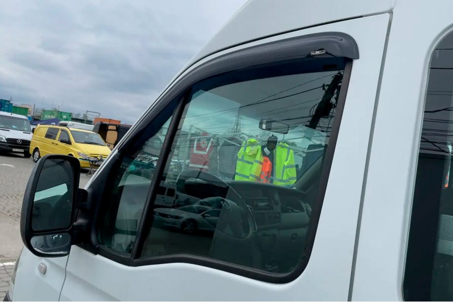 Nissan Interstar 2002–2010 Ofuky oken (2 ks, HIC) Image