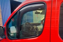 Renault Master 1998–2010 Okenní deflektory vkládací (2 ks, HIC) fotografie 2