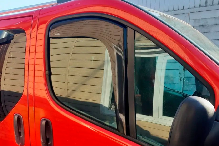 Renault Master 1998–2010 Okenní deflektory vkládací (2 ks, HIC) Image