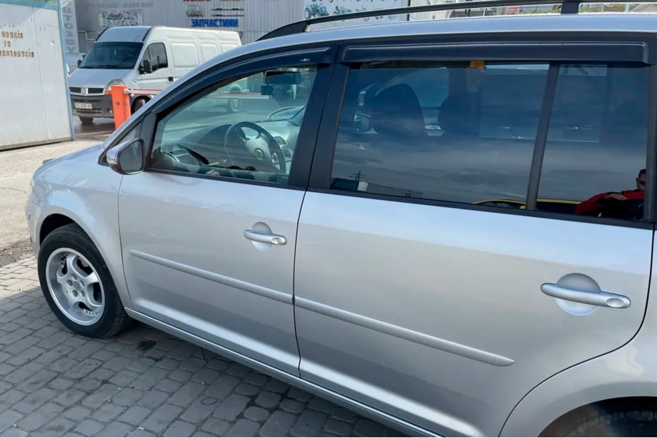 Volkswagen Touran 2003–2010 Ofuky oken (4 ks, HIC) Fotografie 9