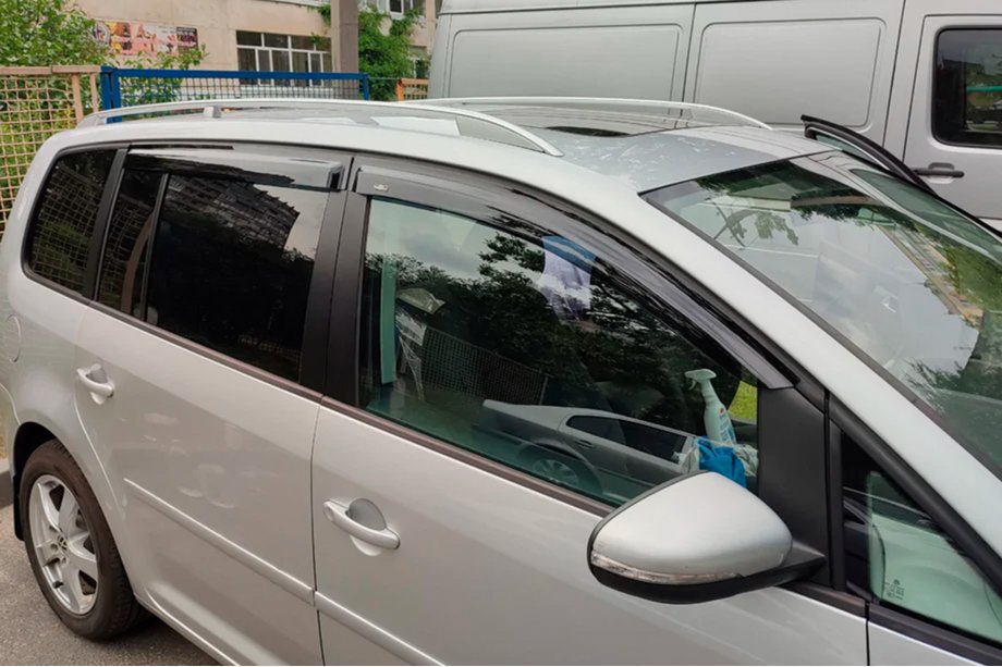 Volkswagen Touran 2003–2010 Ofuky oken (4 ks, HIC) Fotografie 10