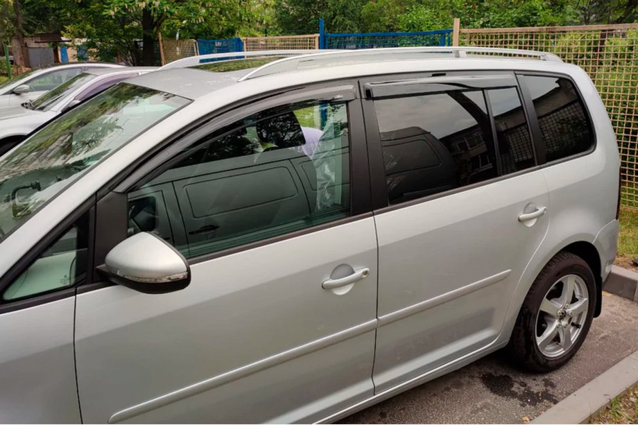 Volkswagen Touran 2003–2010 Ofuky oken (4 ks, HIC) Fotografie 12
