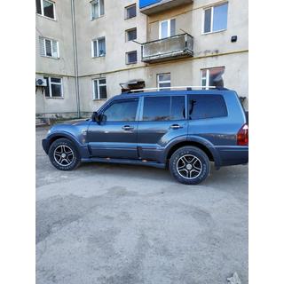 Chromované střešní podélníky – turecký design (2 ks) Mitsubishi Pajero Wagon III 1999–2006 fotografie 4