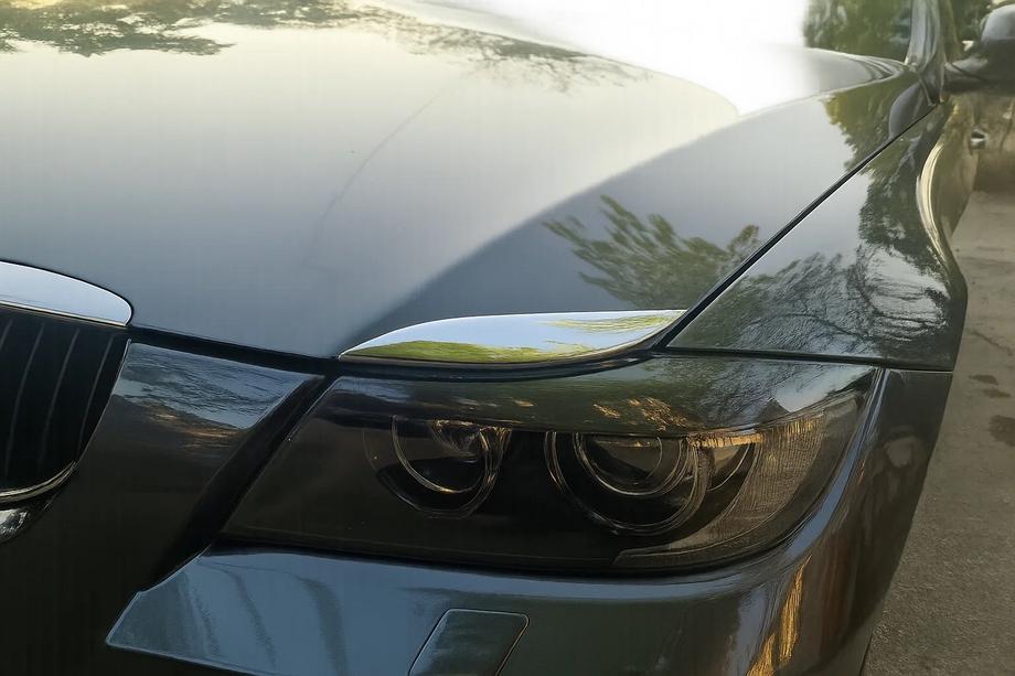 BMW řady 3 E90/E91 2005–2011 Chromové lišty na kapotu (mračítka nad světlomety) Fotografie 1