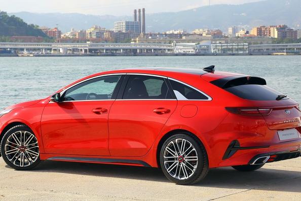 Seznámení s kombi Kia ProCeed