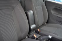 Renault Duster 2018–2024 Loketní opěrka do držáku nápojů fotografie 4