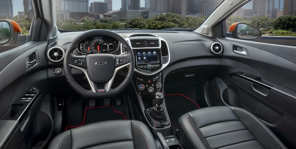 Recenze modernizovaného sedanu Chevrolet Aveo