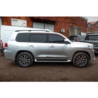 Boční nášlapy s LED osvětlením (design 2015-2020) Toyota Land Cruiser 200 2007–2021 fotografie 4