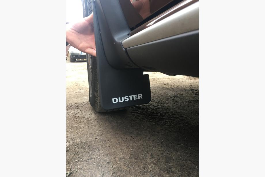 Renault Duster 2008–2017 Prémiové přední lapače nečistot (2 ks) Fotografie 6