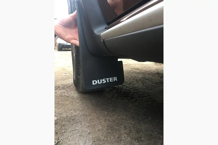 Renault Duster 2008–2017 Prémiové přední lapače nečistot (2 ks) Fotografie 6