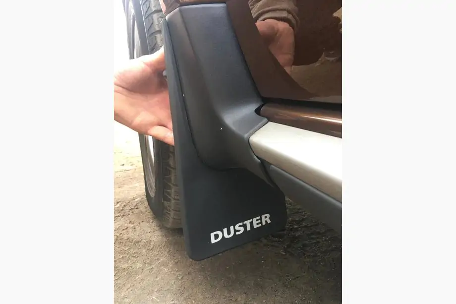 Renault Duster 2008–2017 Prémiové přední lapače nečistot (2 ks) Fotografie 4