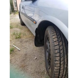 Přední zástěrky Premium (1995-1999, 2 ks) fotografie 4