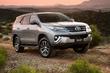 Test sedmimístného rámového SUV Toyota Fortuner fotografie 13