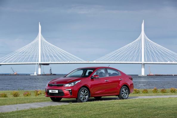 Recenze sedanu KIA Rio čtvrté generace