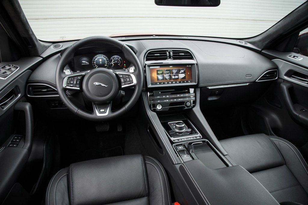 Test prémiového crossoveru Jaguar F-Pace