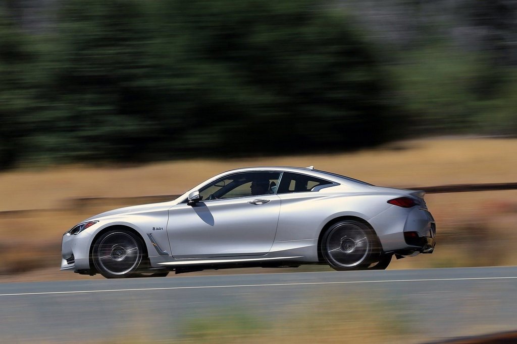 Recenze sportovního kupé Infiniti Q60