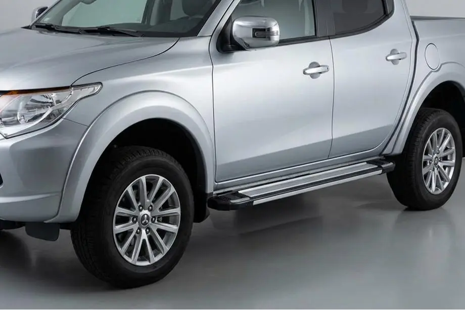 Mitsubishi L200 2006–2015 Boční nášlapy Rainbow (2 ks, hliník) Image