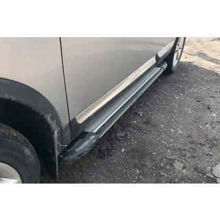 Boční nášlapy Rainbow (2 ks, hliníkové) Nissan Qashqai 2010–2014 fotografie 3