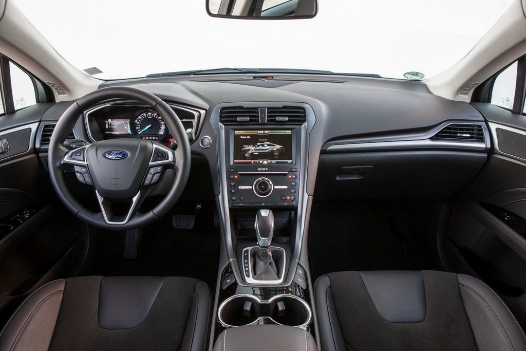 Recenze sedanů střední třídy Ford Mondeo