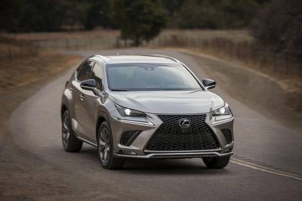 Prémiový kompaktní crossover Lexus NX
