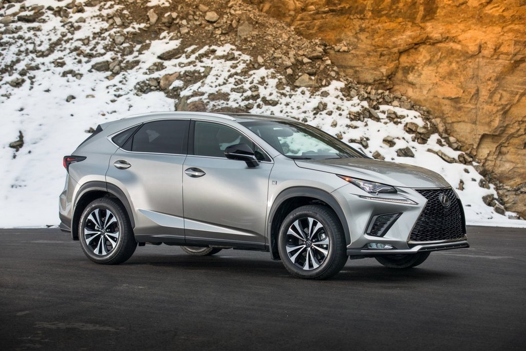 Prémiový kompaktní crossover Lexus NX