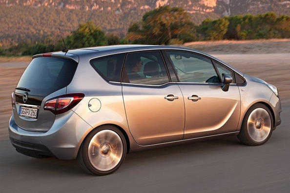 Recenze kompaktního minivanu Opel Meriva B