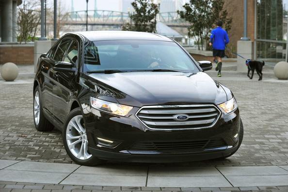 Recenze luxusního sedanu Ford Taurus