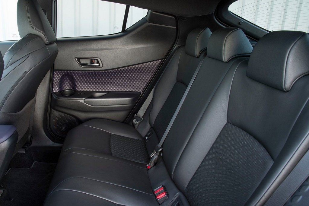 Recenze crossoveru Toyota C-HR