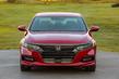 Recenze sedanu Honda Accord desáté generace fotografie 11