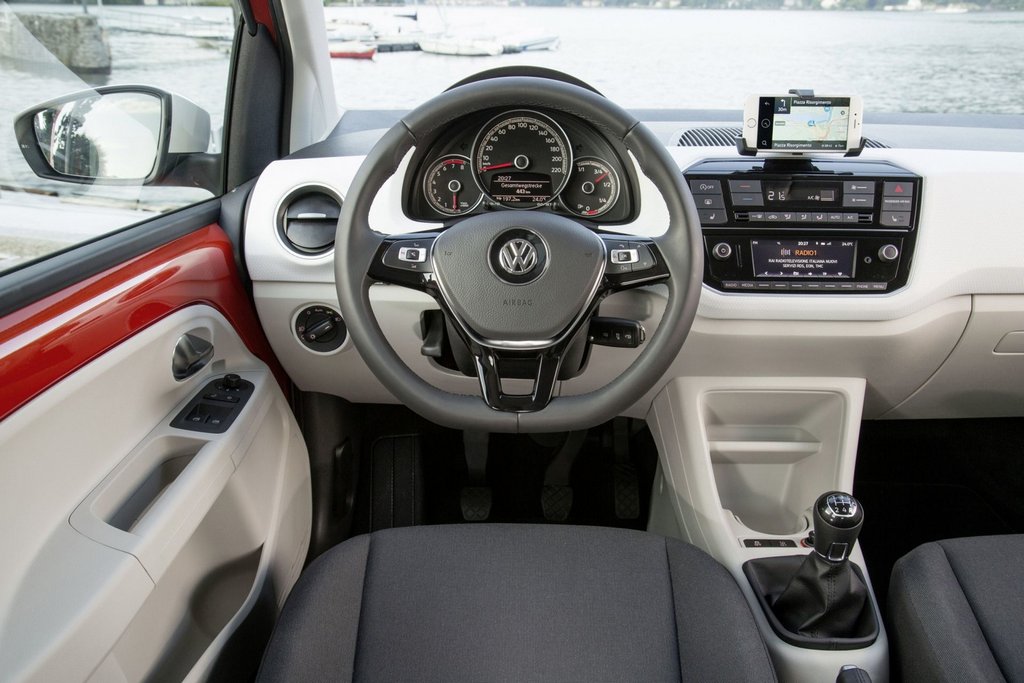 Recenze modernizovaného městského hatchbacku Volkswagen up!
