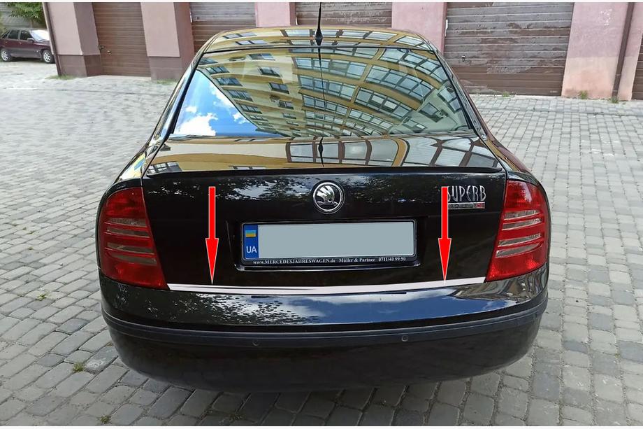 Skoda Superb 2001–2009 Nerezová lišta na hranu víka kufru Image