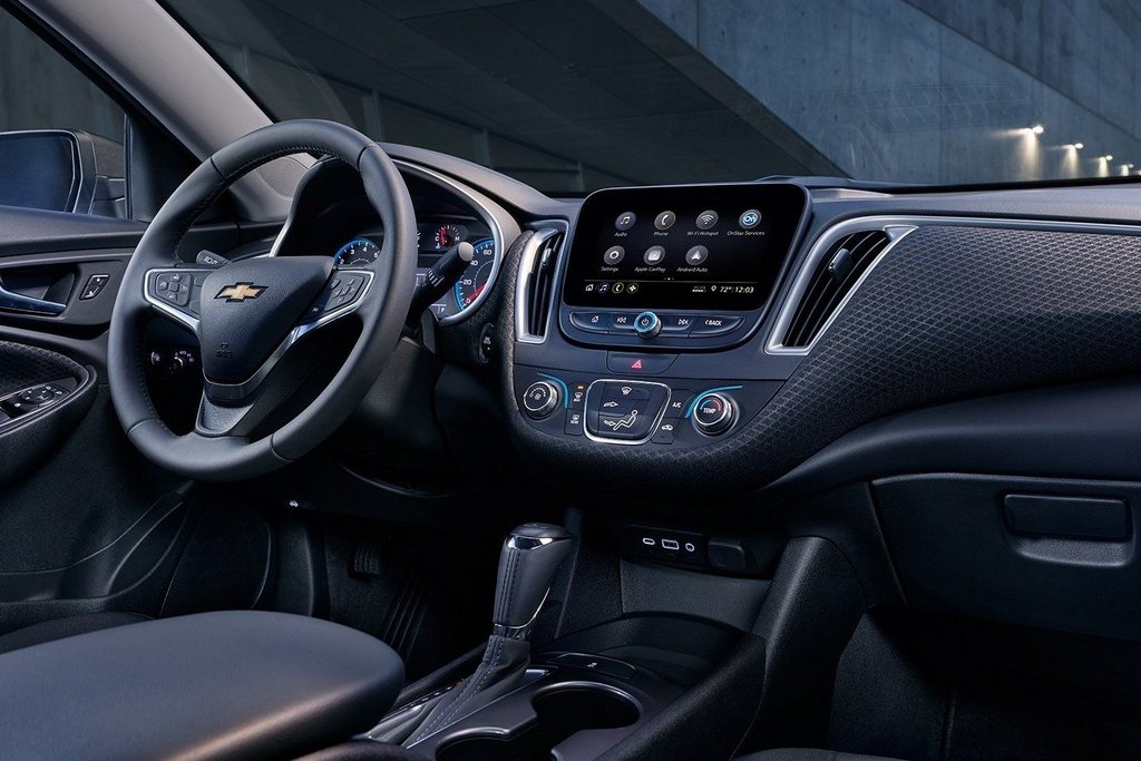 Recenze sedanu Chevrolet Malibu nové generace