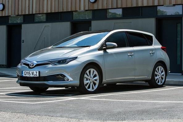 Recenze pětidveřového hatchbacku Toyota Auris