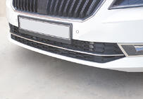 Skoda Superb 2015–2024 Chromové lišty na přední nárazník OmsaLine (3 ks, nerez) fotografie 1