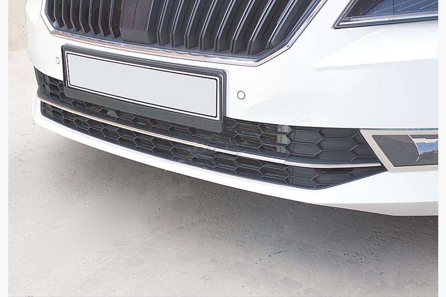 Skoda Superb 2015–2024 Chromové lišty na přední nárazník OmsaLine (3 ks, nerez) Image