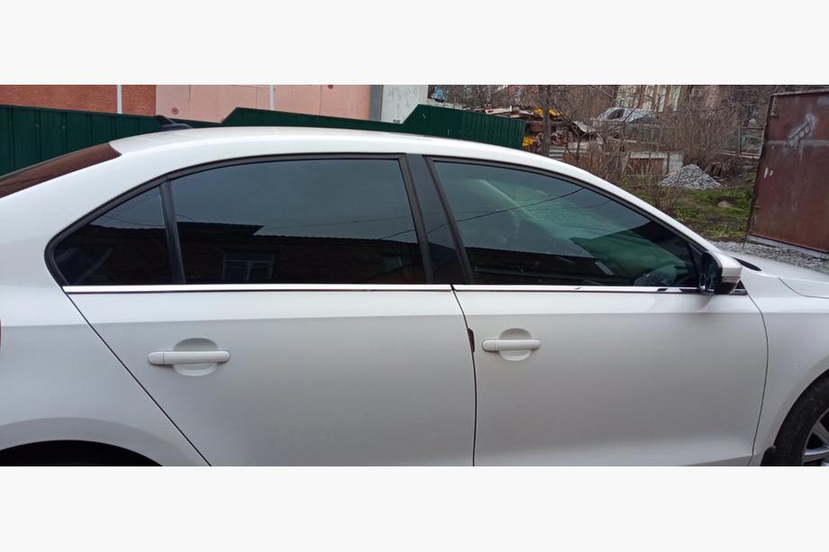 Volkswagen Jetta 2011–2018 Spodní okenní lišty (6 ks, nerez) OmsaLine - černý chrom Fotografie 4