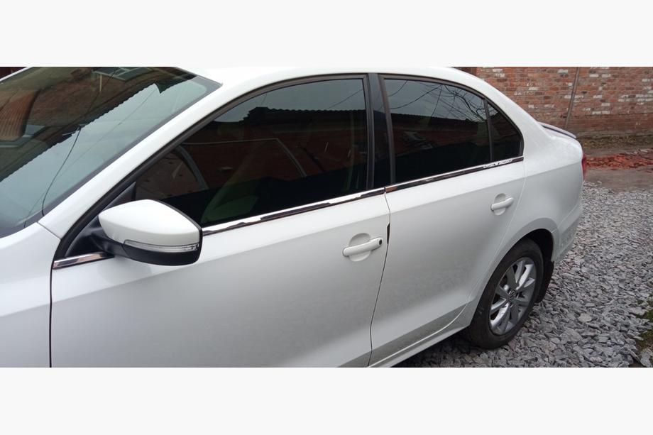 Volkswagen Jetta 2011–2018 Spodní okenní lišty (6 ks, nerez) OmsaLine - černý chrom Fotografie 3