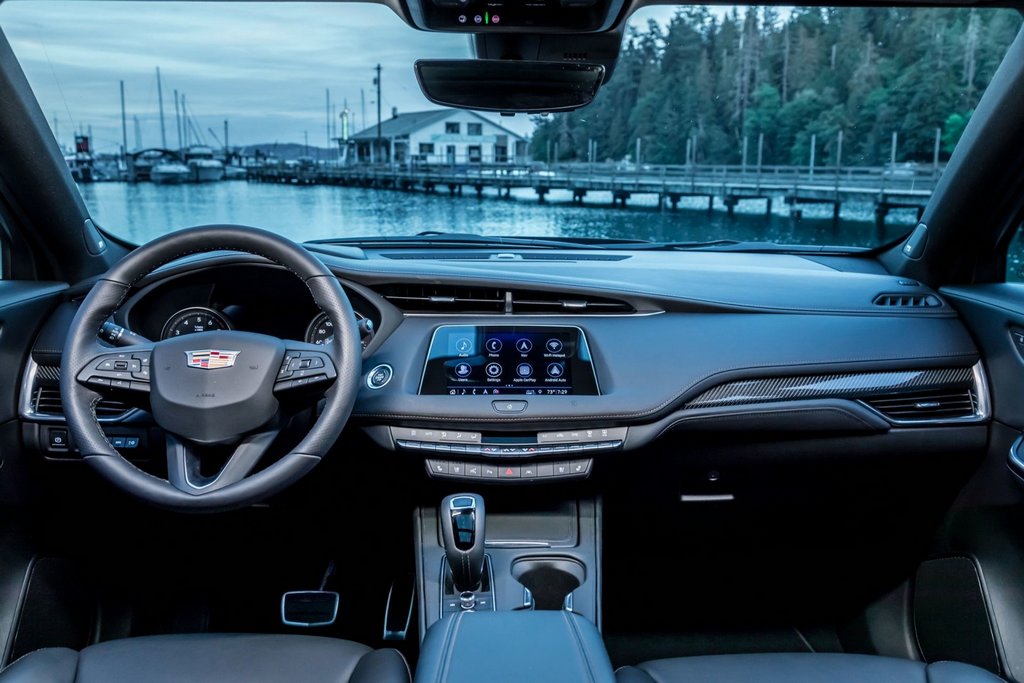 Kompaktní luxusní crossover Cadillac XT4