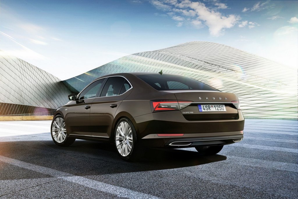 Test modernizovaného liftbacku Skoda Superb 2019