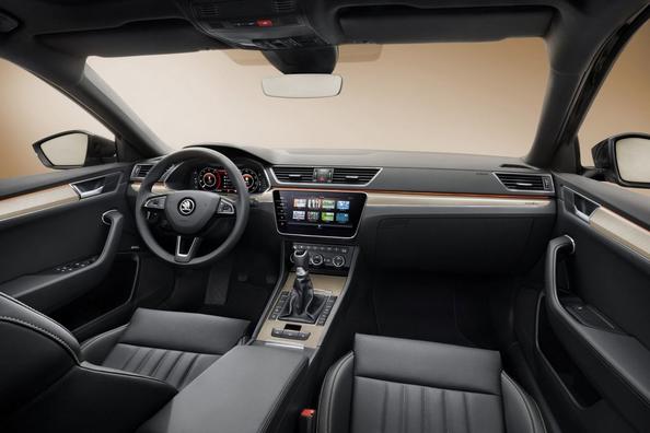 Test modernizovaného liftbacku Skoda Superb 2019 Fotografie 4