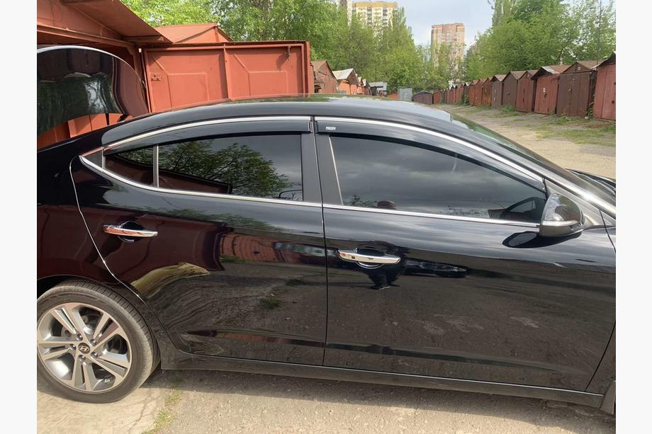 Hyundai Elantra (AD) 2015–2020 Okenní ofuky s chromovanou lištou (4 ks, Niken) Image