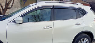 Nissan X-trail T32/Rogue 2014–2021 Ofuky oken s chromovou lištou (4 ks, Niken) fotografie 5