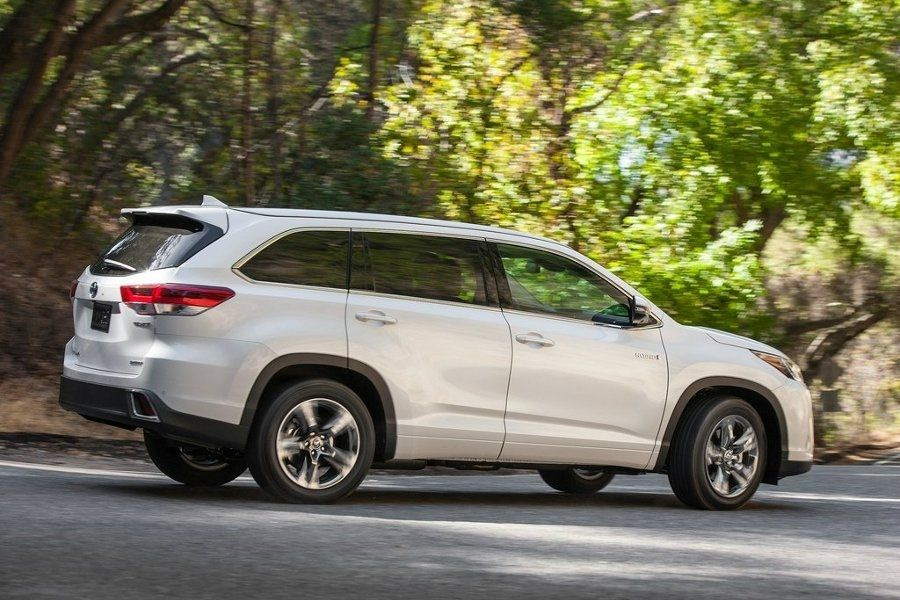 Recenze crossoveru Toyota Highlander třetí generace