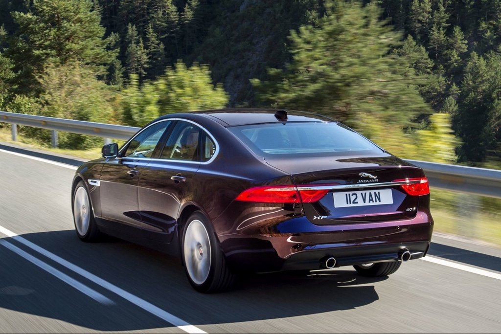 Druhá generace prémiového sedanu Jaguar XF